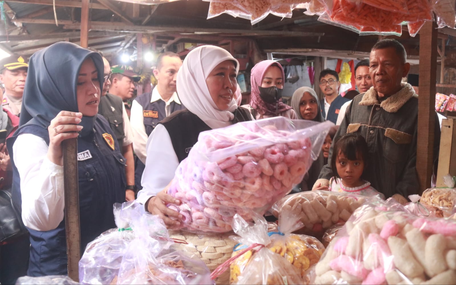 Pantau Harga Sembako di Bulan Ramadan, Gubernur Jatim Sidak Dua Pasar di Mojokerto