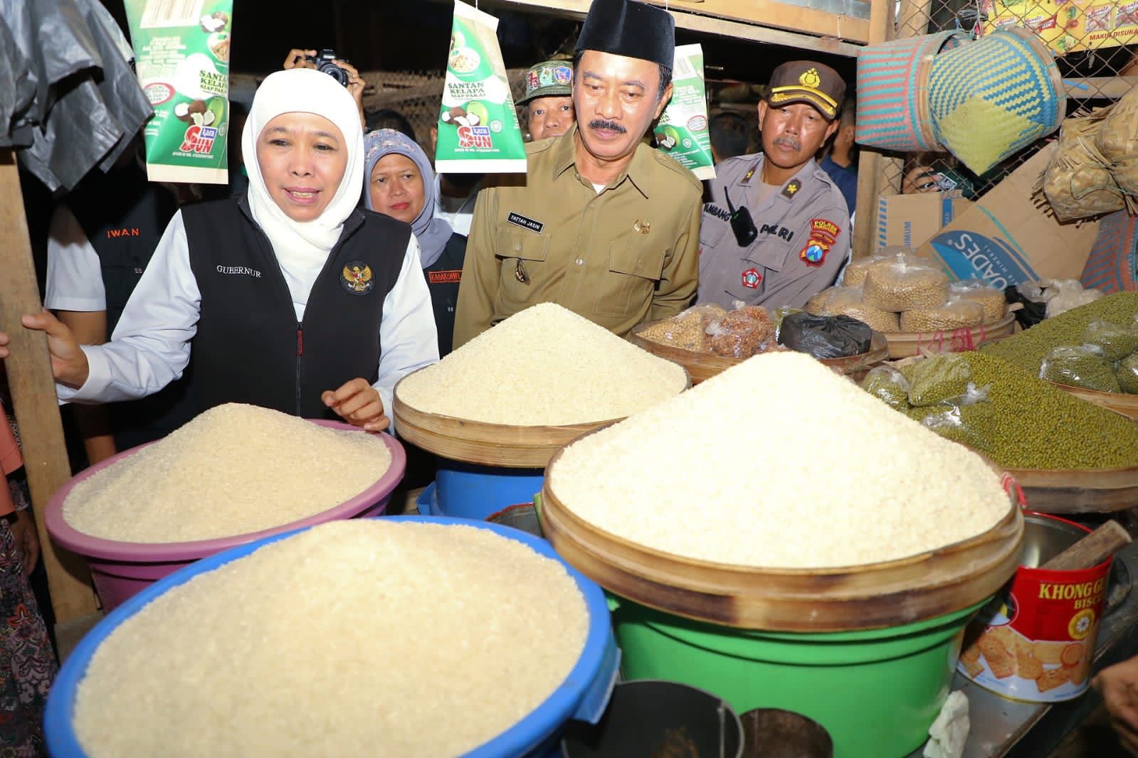 Gubernur Jatim Minta Pedagang Jual Beras Medium Guna Perkuat Daya Beli Masyarakat