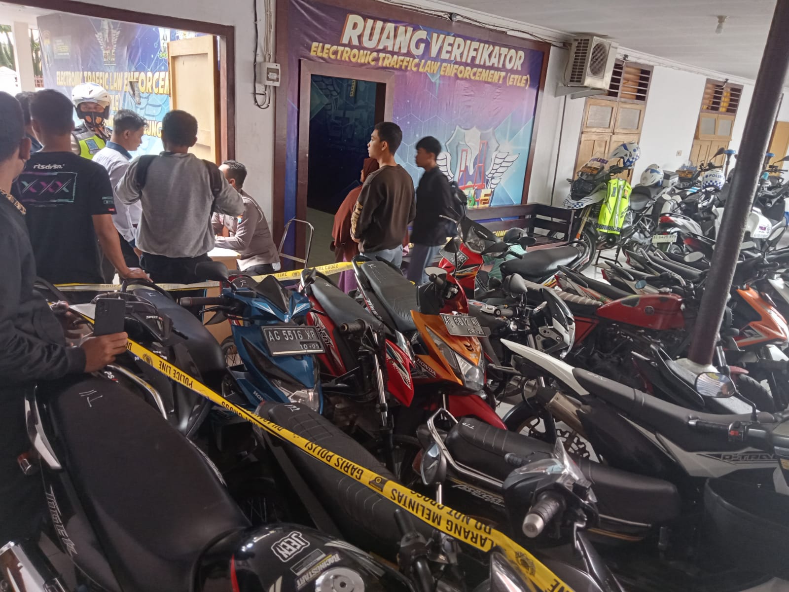 Polisi Amankan Ratusan Motor dan Mobil dari JLS Tulungagung