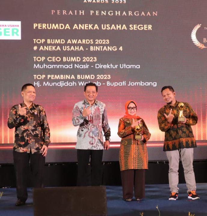 Pertama Kalinya Perumda Aneka Usaha Seger Jombang Raih Top BUMD Awards 2023