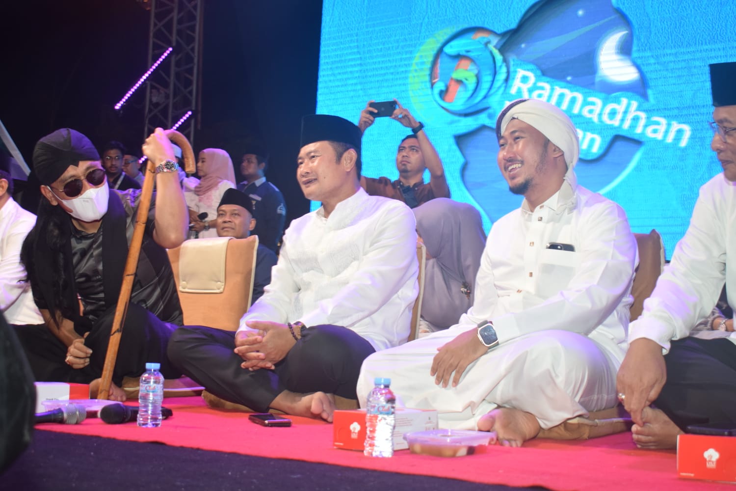 Tausiyah Gus Miftah dan Sholawat bersama Gus Azmi Meriahkan Penutupan Festival Ramadan Megilan Lamongan