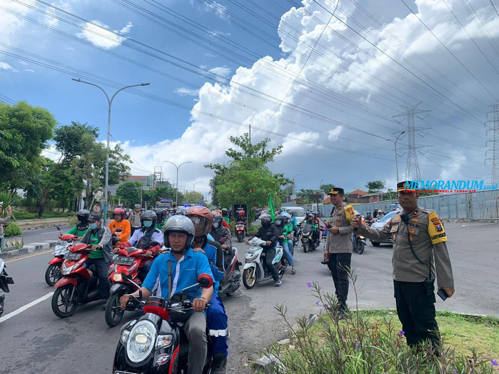 Ratusan Buruh Gresik Demo May Day di Surabaya, Polisi Lakukan Pengamanan