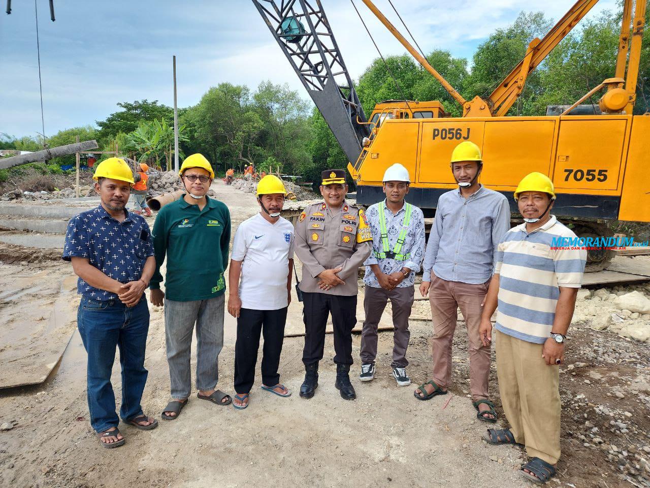 Kapolsek Rungkut Sidak Pembangunan Jembatan Wisata Mangrove