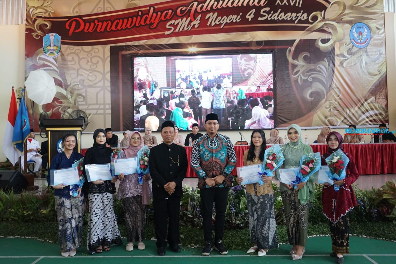 Bupati Sidoarjo Hadiri Wisuda SMAN 4