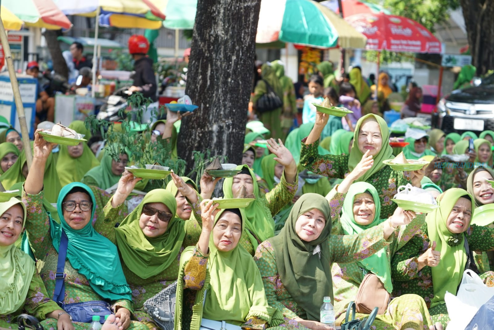 Makan Kupang Lontong Sidoarjo Pecahkan Rekor MURI