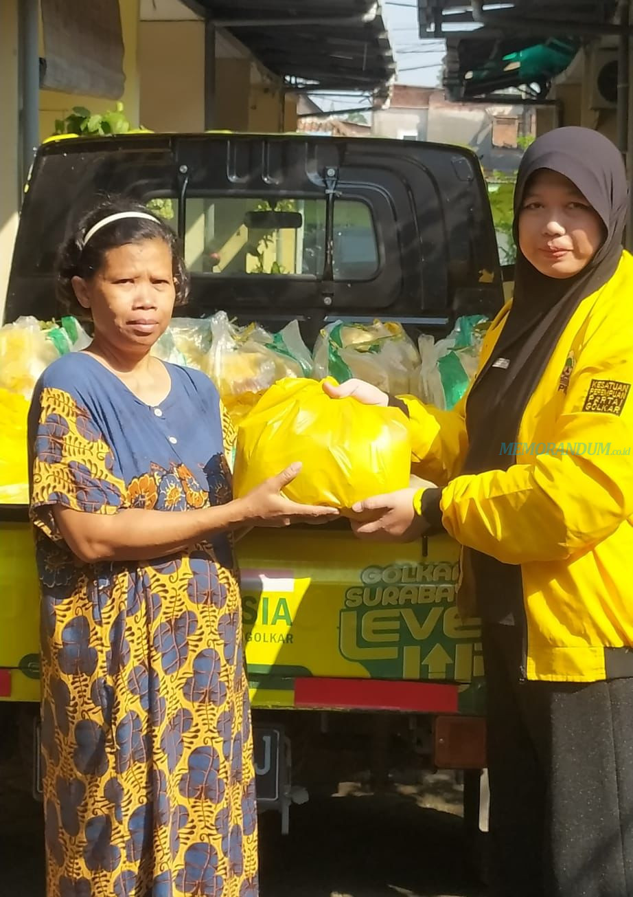 Semarakkan HJKS Ke-730, Golkar Surabaya Bagikan Paket Sembako