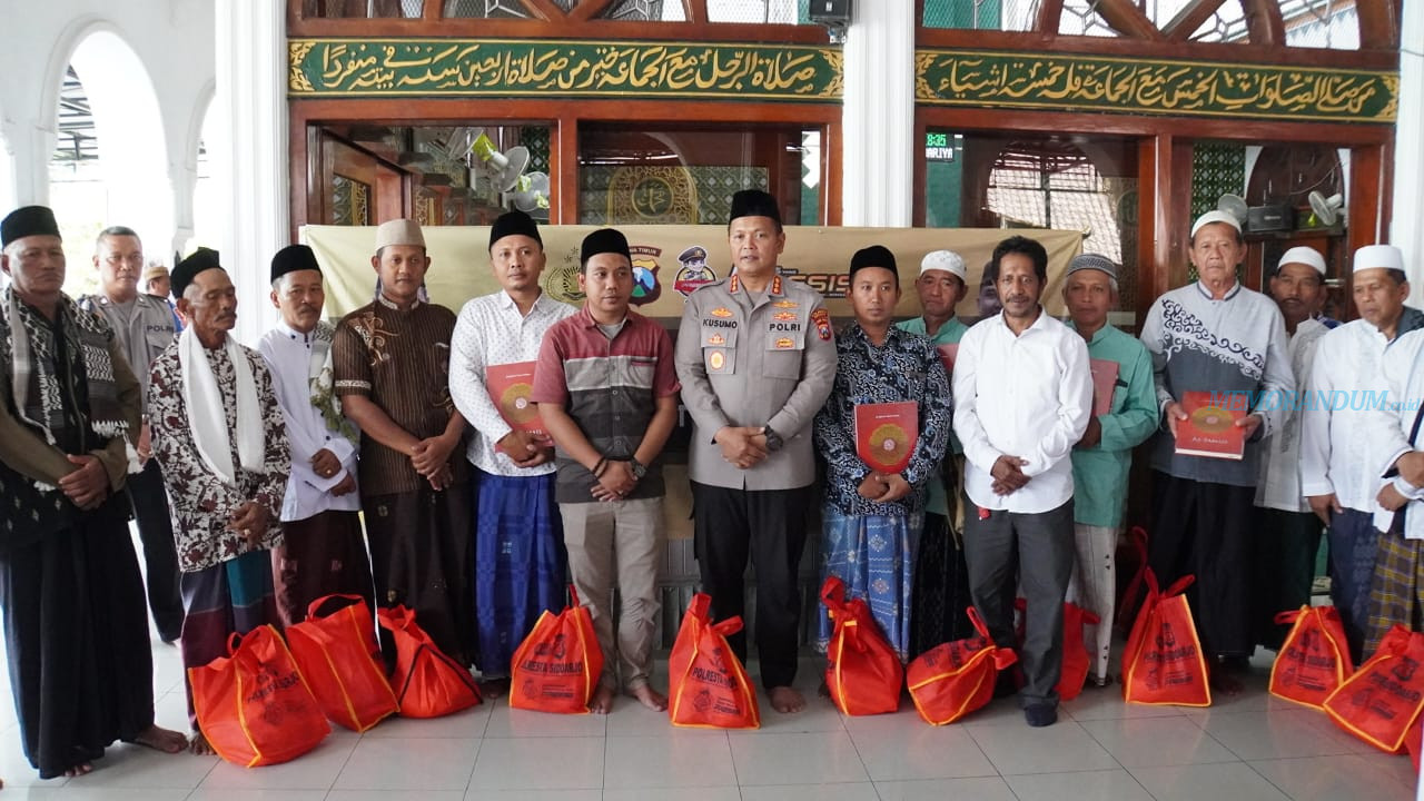 Kapolresta Sidoarjo Gelar Jumat Curhat di Masjid Al Mutaqorribin Kalisampurno