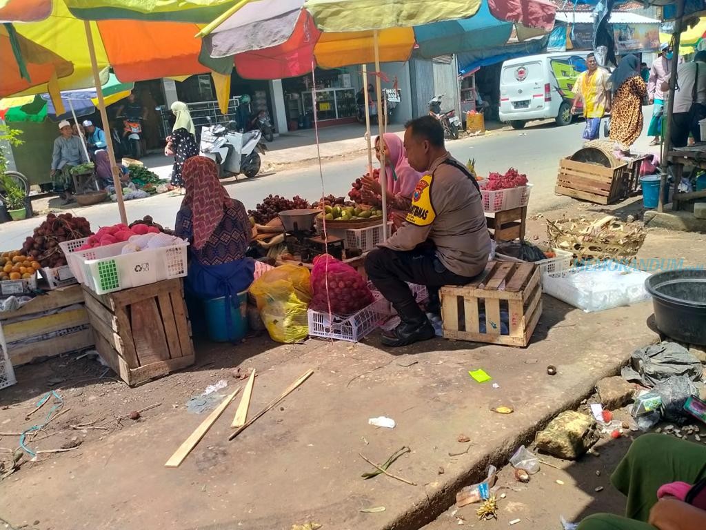Jaga Kamtibmas Kondusif, Polisi Blusukan ke Pasar Palengaan