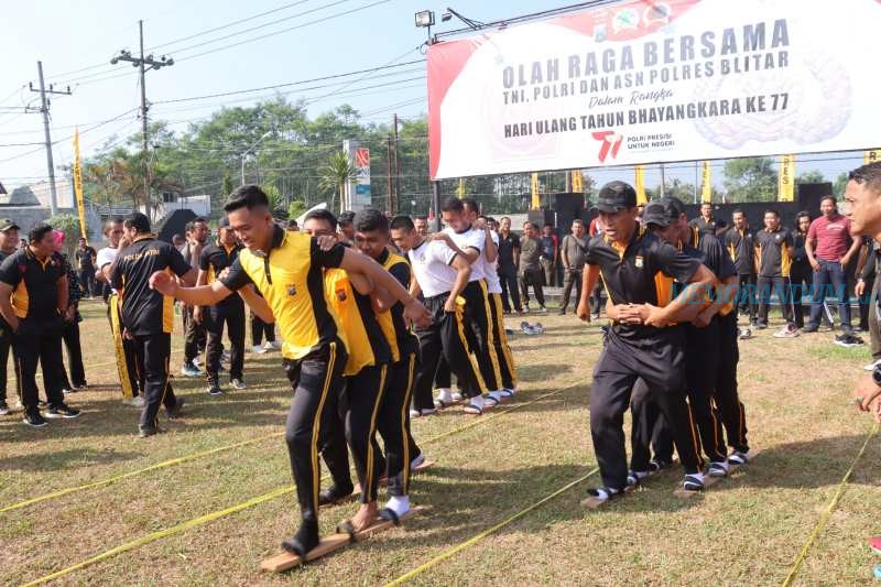 Sinergi TNI-Polri, Polres Blitar Gelar Olahraga dan Lomba Bersama