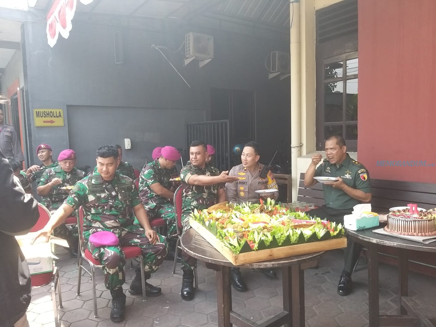 Yon Marinir Karangpilang dan Korem Bhaskara Jaya Geruduk Polsek Karangpilang