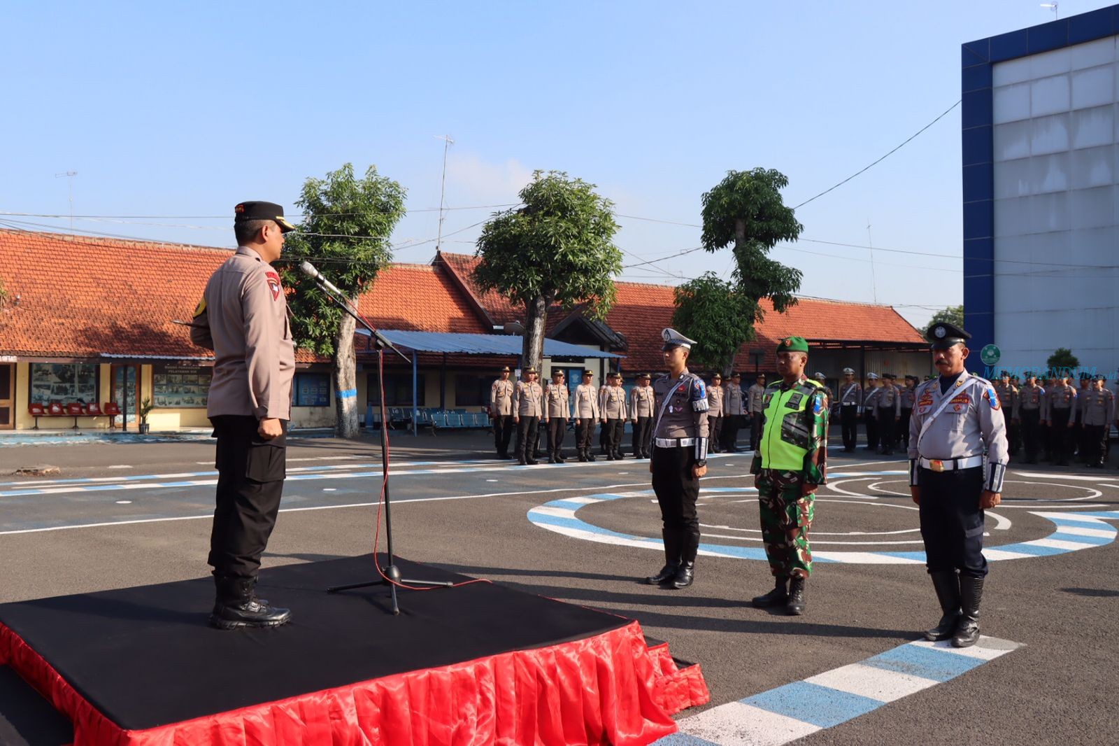 Kapolres Bojonegoro Pimpin Apel Gelar Pasukan Operasi Patuh Semeru Tahun 2023