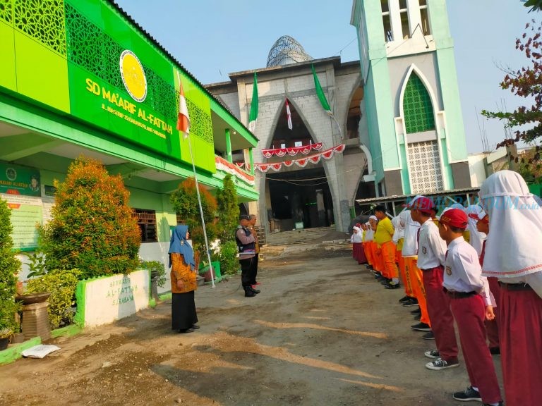 Polsek Karangpilang Binluh SD Ma’arif Al Fattah Cegah Kenakalan Remaja