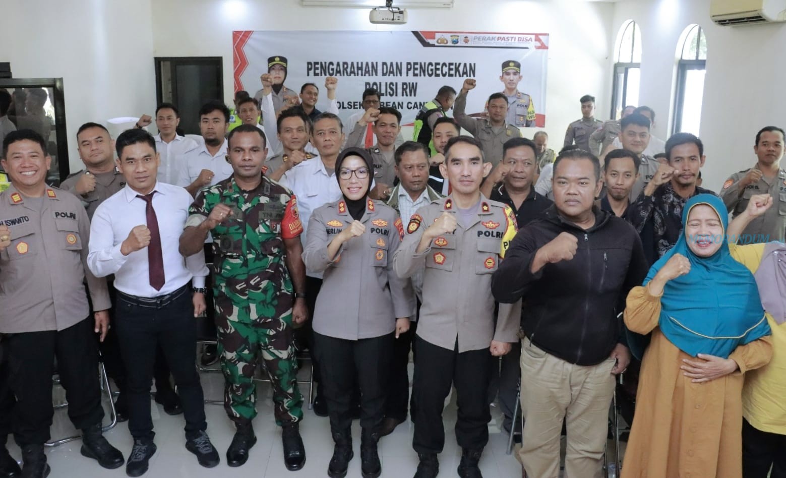 Beri Pengarahan dan Penghargaan, Kapolres Pelabuhan Tanjung Perak Minta Polisi RW Jadi Problem Solver Masyarak