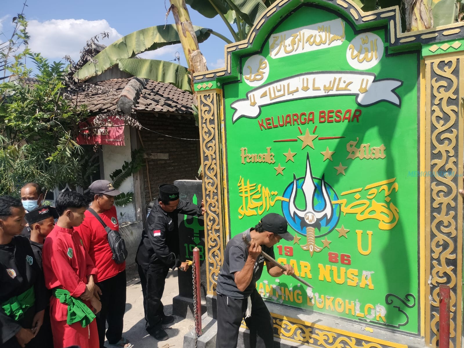 PSNU Pagar Nusa Bongkar Sendiri Tugu Silat di Kecamatan Malo