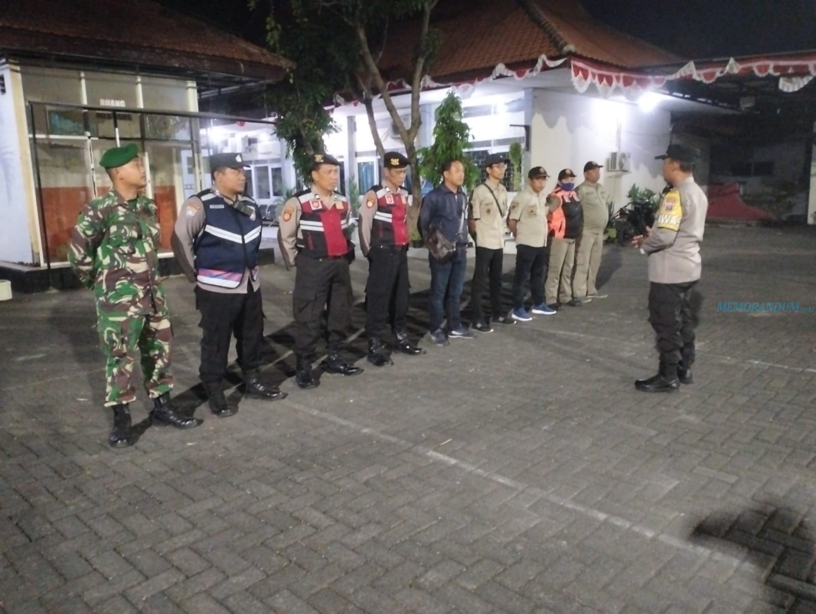 Pawas Polsek Karangpilang Pimpin Operasi Yustisi