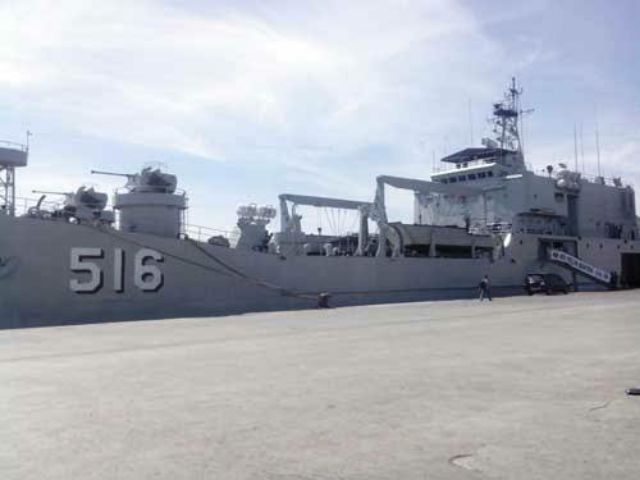 KRI Teluk Banten (516) dan KRI Makassar (590)