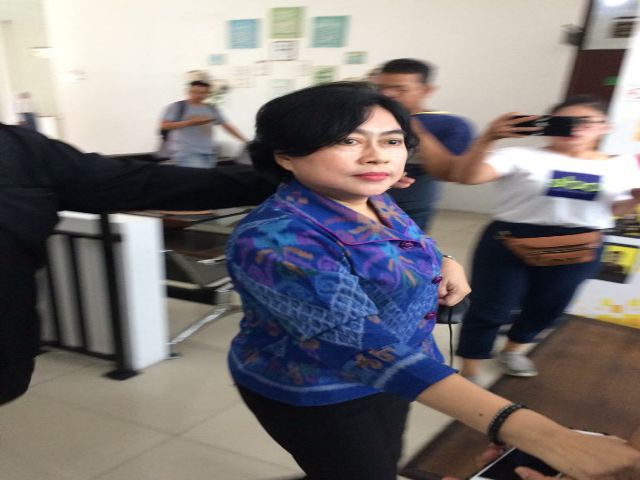 Ratih dan Dini Serahkan Diri