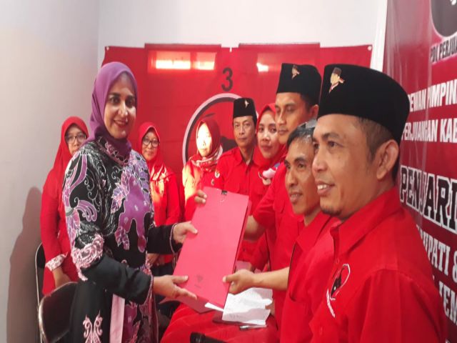 Jelang Penutupan, Bupati Faida Daftar di PDIP Kabupaten Jember