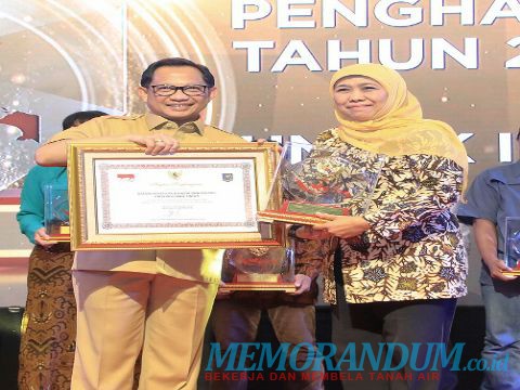 Gubernur Khofifah Raih Dua Penghargaan  dalam Penganugerahan Ormas 2019 Kemendagri