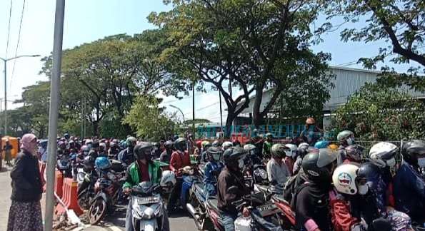 Video : Penyekatan di Pintu Masuk Surabaya Semakin Diperkatat