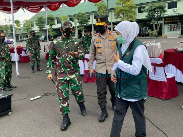 Vaksinasi di Makodam V/Brawijaya Diserbu Warga