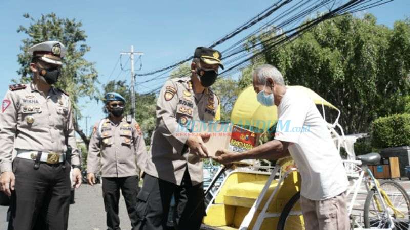 Warga Terdampak Covid-19 Digerojok Bantuan