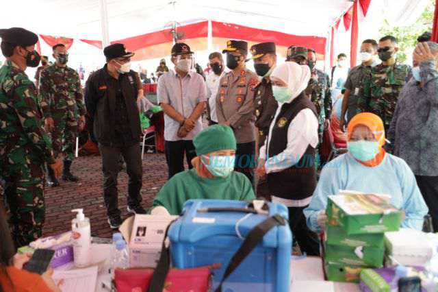 Forkompimda Jatim Geber Vaksinasi di Islamic Center