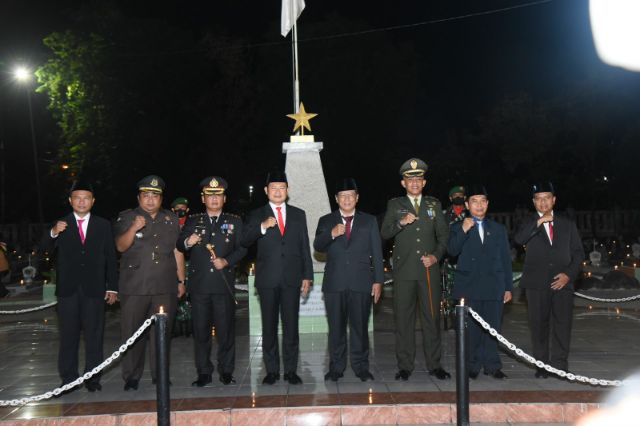 Kapolres Lamongan bersama Forkopimda Laksanakan Renungan Suci