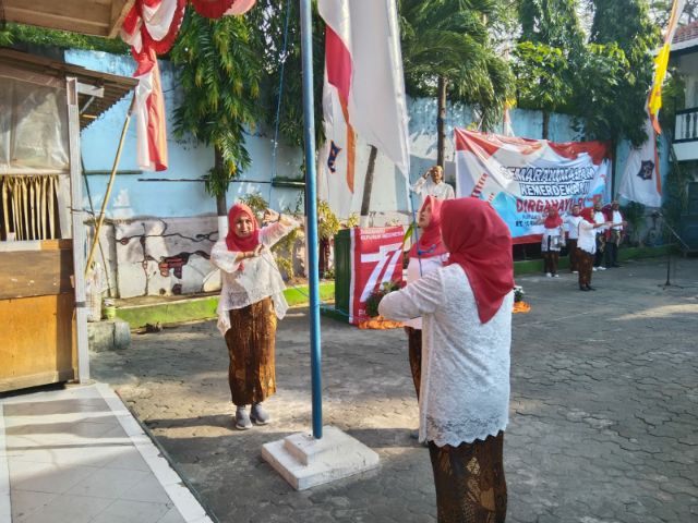 Kali Pertama, Warga Mustika Laksanakan Upacara Bendera HUT Kemerdekaan