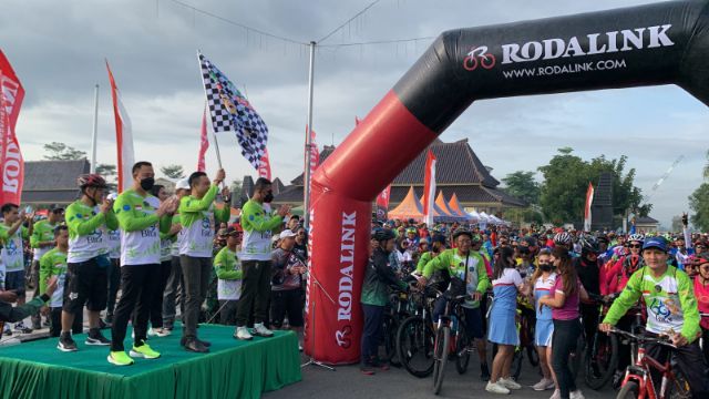 Peringatan HUT Ke-698 Kabupaten Blitar Diramaikan Fun Bike