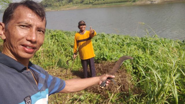 Ini Bahaya Kotoran Unggas Dibuang ke Sungai