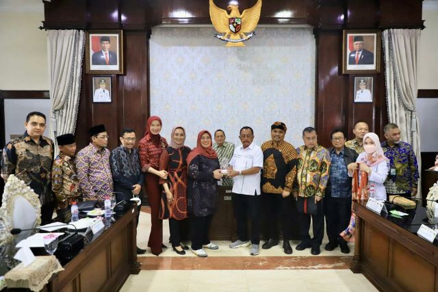 Permasalahan Ketenagakerjaan, Wawali Surabaya Dapat Kunjungan DPR RI 