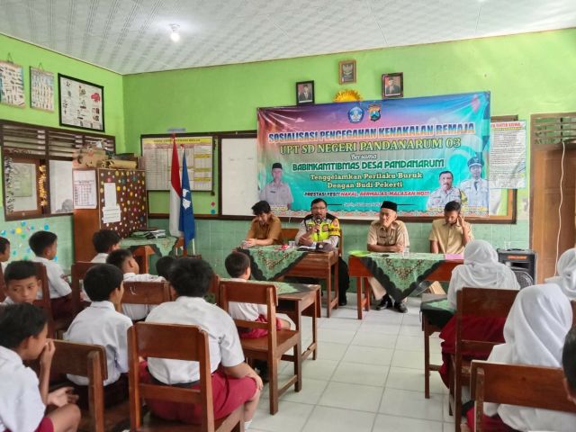 Cegah Kenakalan Remaja, Bhabinkamtibmas Polres Blitar Sosialisasi ke Sekolah