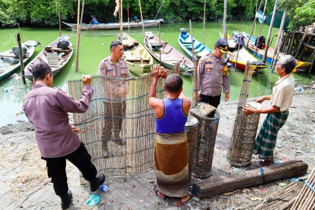 Polres Tanjung Perak Minta Warga Pesisir Waspadai Banjir Rob