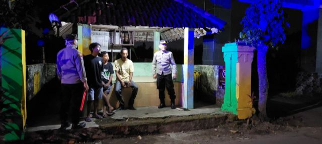 Polsek Kedungwaru Gelar Patroli Blue Light dan Dialogis