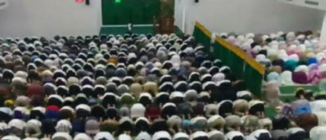 Pascaperesmian, Masjid Raya Islamic Centre Jatim Gelar Salat Tarawih 