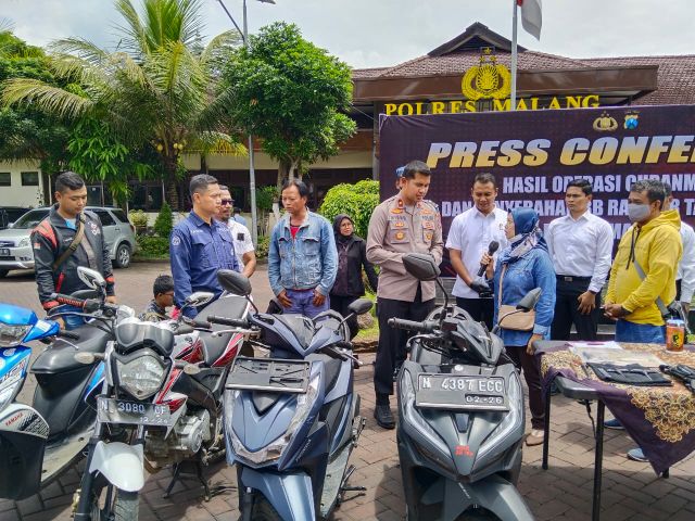 Polres Malang Serahkan Motor Hasil Kejahatan, Pemilik Senang