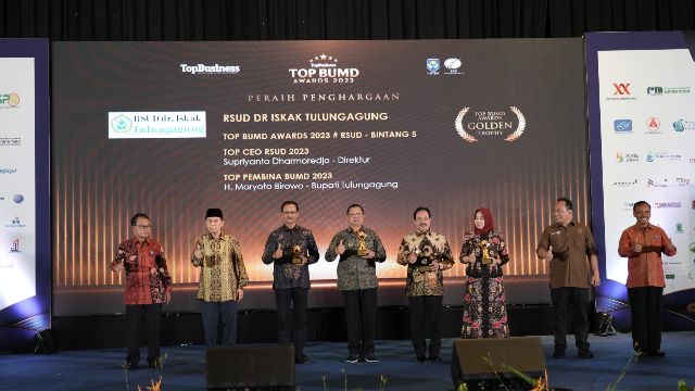 RSUD dr Iskak Tulungagung Raih Golden Trophy Top BUMD Award 2023