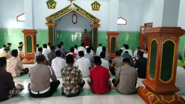 Polisi Madiun Beri Imbauan Kamtibmas di Masjid Baiturrahman