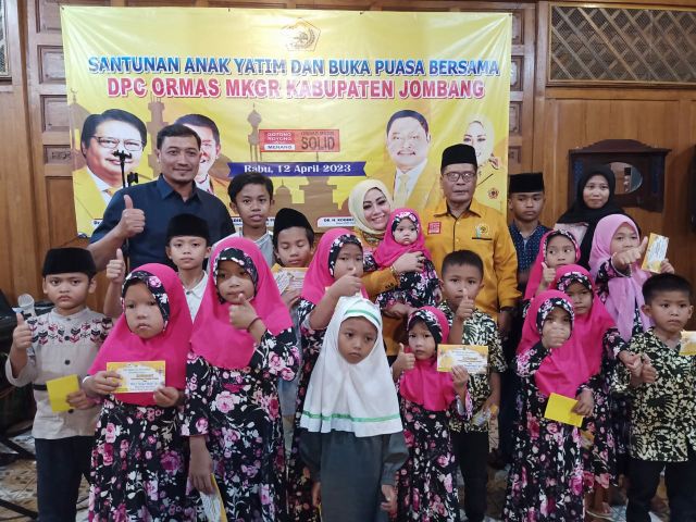 MKGR Kabupaten Jombang Buka Bersama Pengurus dan Yatim Piatu