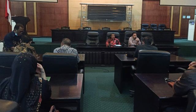 Temuan Limbah Medis di Pekarangan Warga Dibahas di DPRD Jombang
