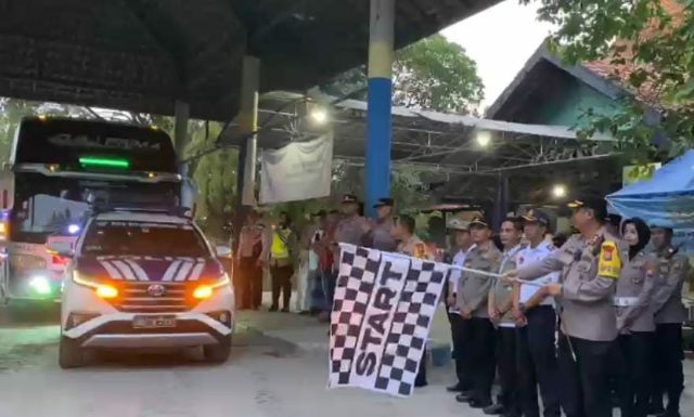 Kapolres Bojonegoro Berangkatkan 3 Bus Balik Mudik Gratis ke Jakarta 