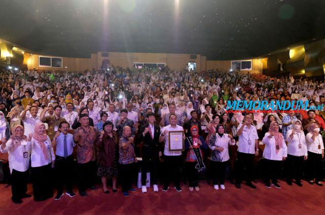 Siswa Surabaya Pecahkan Rekor MURI Lomba Penelitian Terbanyak Tingkat SD dan SMP 