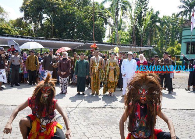 Meriah, Event Tahunan Loemadjang Mbiyen Bersamaan dengan Tradisi Manten Tebu