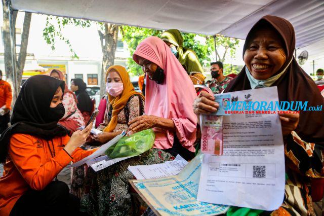 Penyaluran BLT hingga Malam, Pemkot Surabaya Layangkan Protes ke Kantor Pos