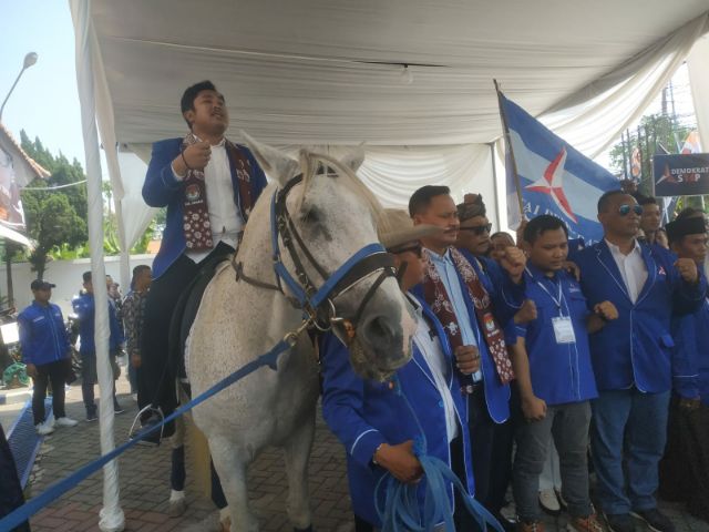 Naik Kuda Ke KPU Sidoarjo, Demokrat Optimis Raih 6 Kursi DPRD