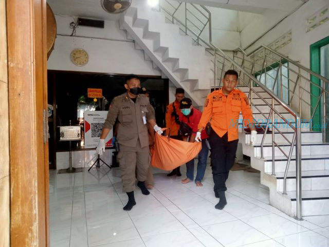 Tukang Becak Jember Meninggal di Masjid Pacar Kembang