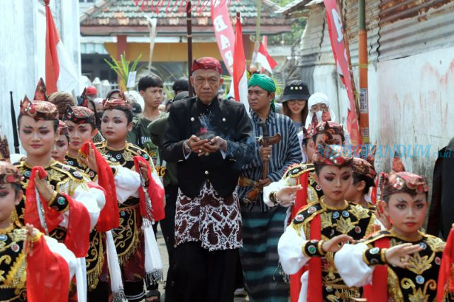 Warga Petemon Gelar Sedekah Bumi, Wali Kota: Tingkatkan Kebersamaan