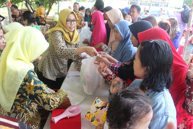 Bazar Murah Ramadan, Kejari Gresik Diserbu Warga