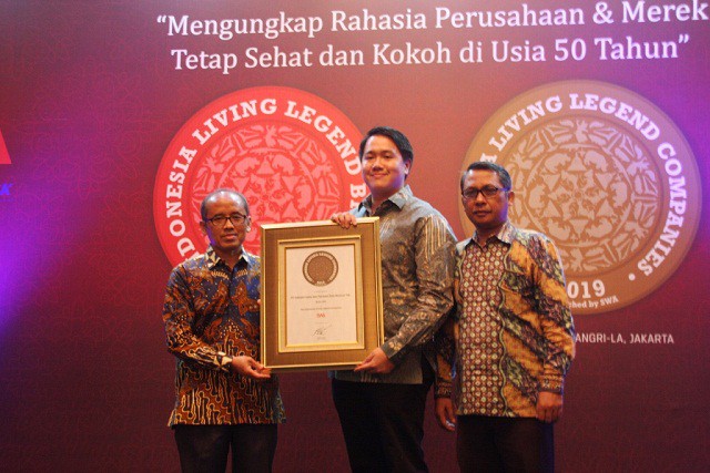 Sido Muncul Raih Penghargaan Indonesia Indonesia Living Legend Company dan Indonesia Living Legend Brand  2019